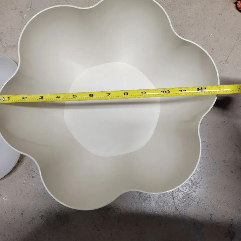 Vintage Tupperware Chip 'n Dip Serving Bowl w/ Tray ~ 1.5 Gal/5.6L Cream
